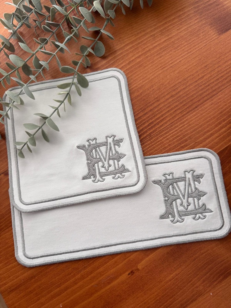Keten kumaş ikili örtü seti monogram nakışlı