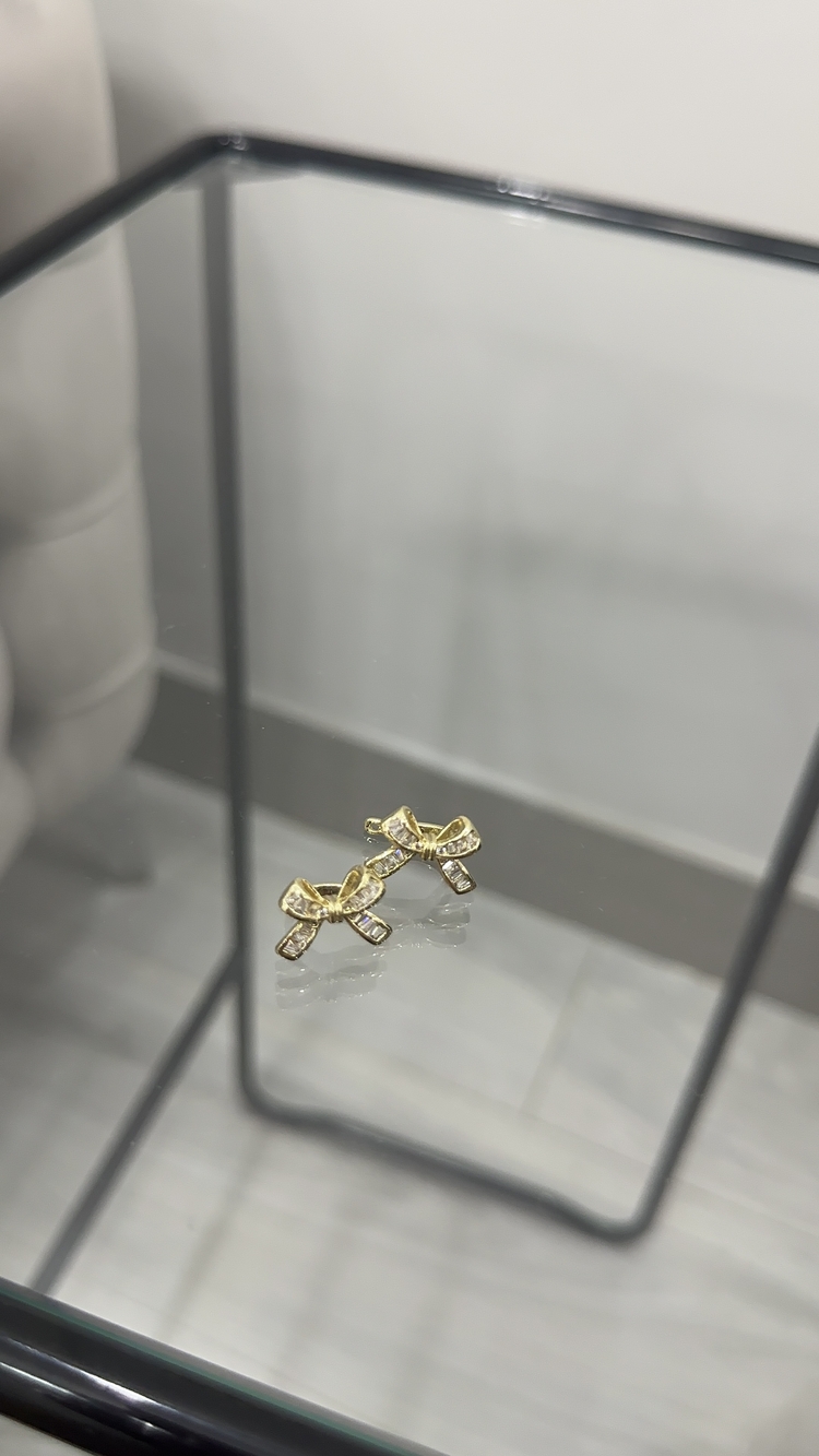 Bow Tie Kıkırdak Küpe