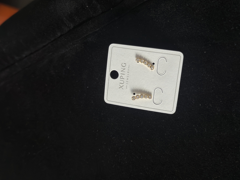 Kıvrımlı Taşlı Mini Küpe 