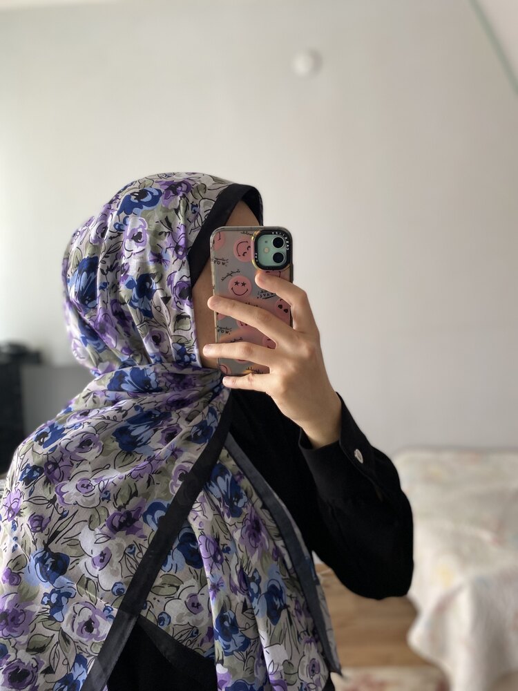 Siyah Renkli Çiçek Desenli Şal