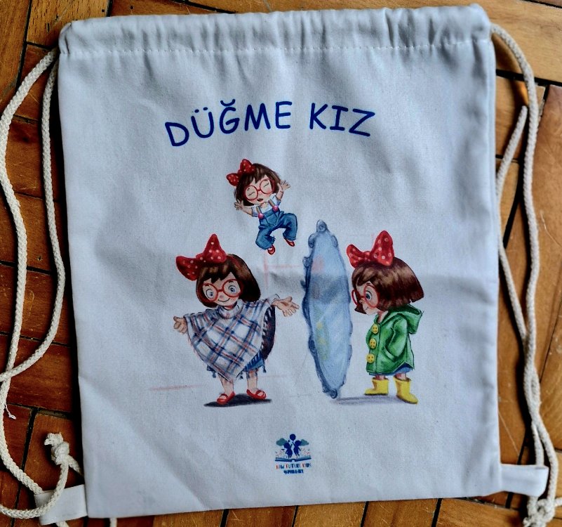 Düğme Kız Kitap Çantası