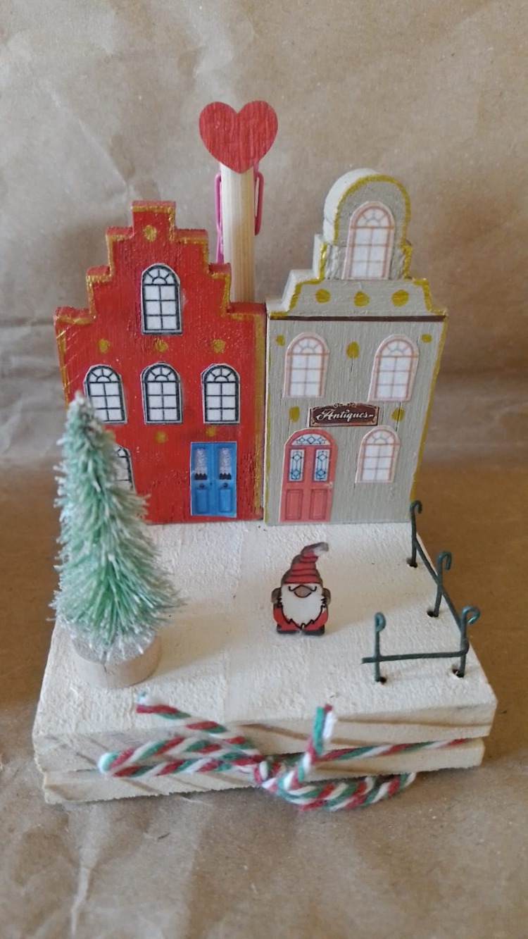 DÜŞ EVİ NOEL BABA NOTLUK