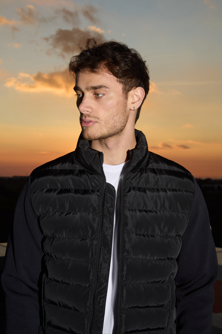 Moncler Çelik örme detaylı mont 
