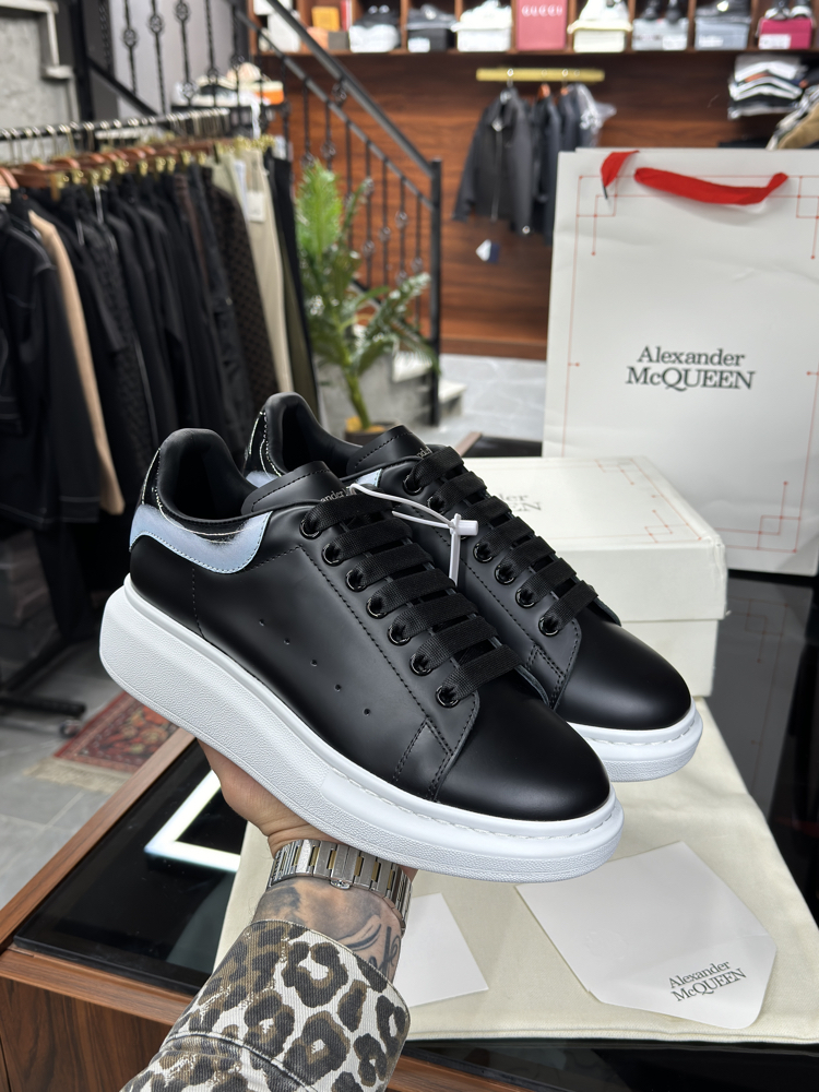Alexander McQeen