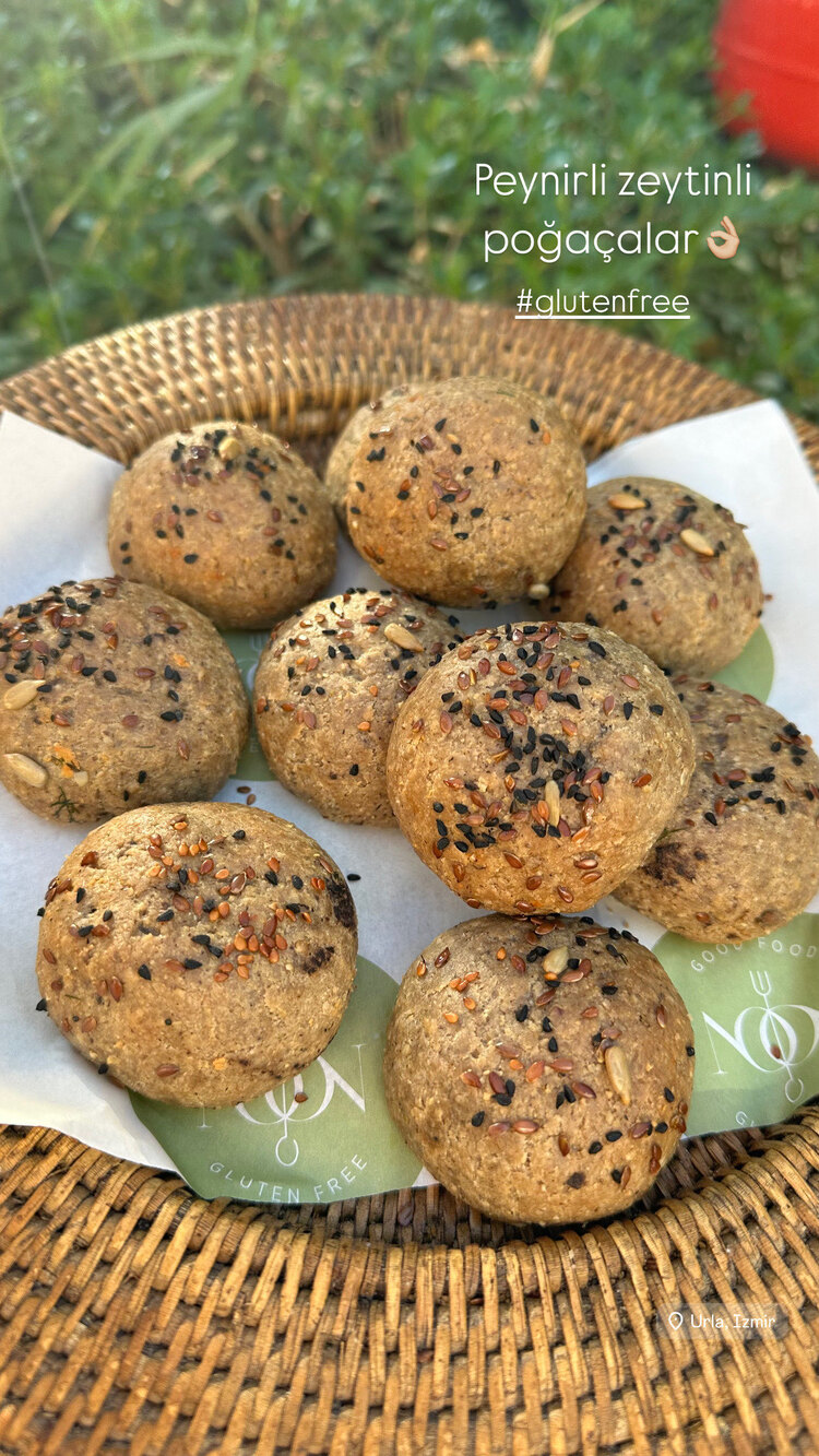 Lor peynirli zeytin ezmeli dereotlu poğaça