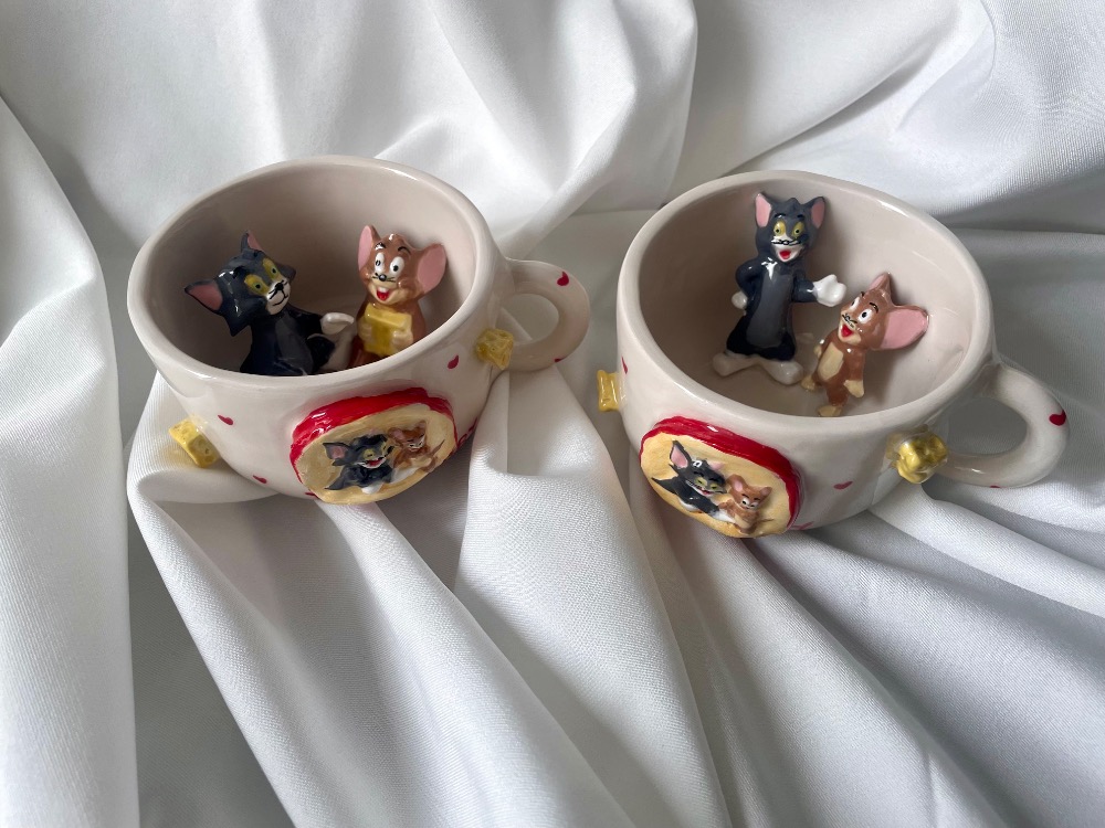 El yapımı Tom and Jerry figürlü seramik kupa