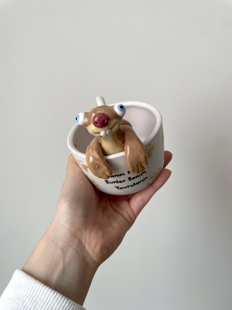 El yapımı buz devri - Sid figürlü seramik kupa 