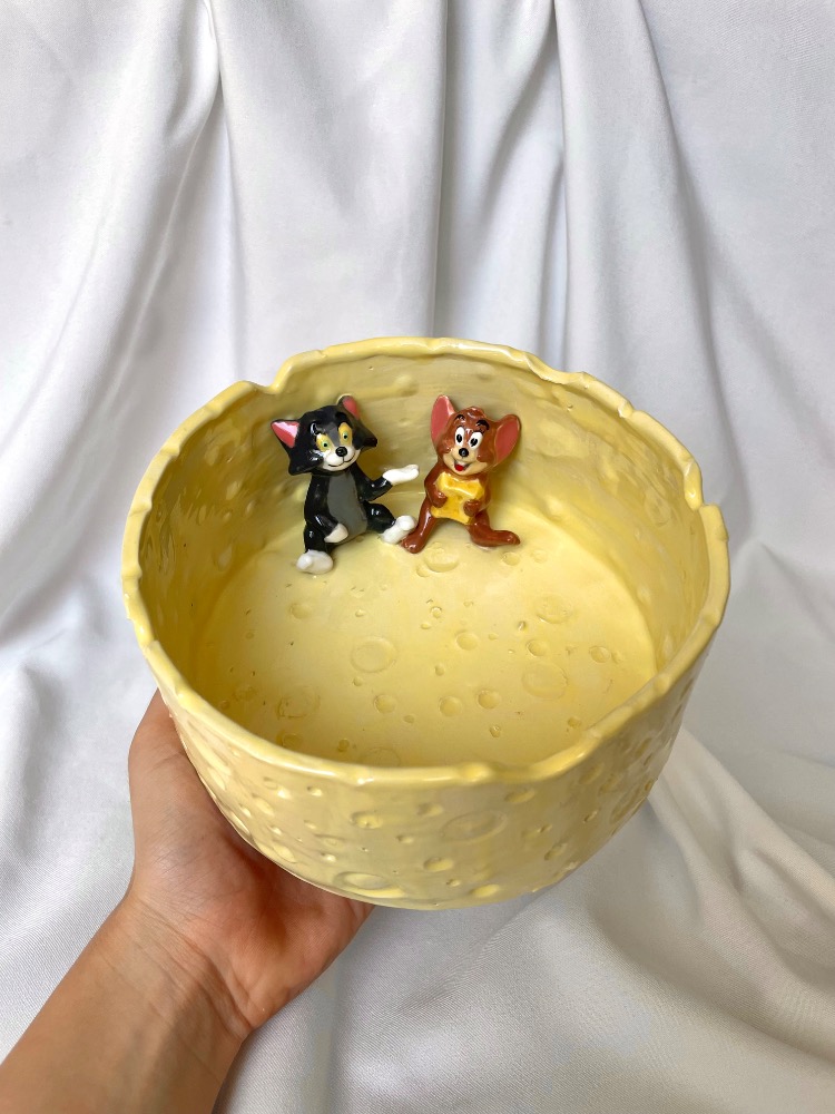 El yapımı Tom ve Jerry figürlü seramik kase