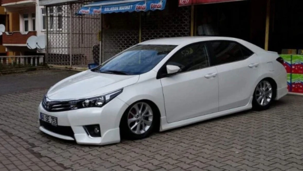 Toyota Corolla 2013-2018 Düz Model Yan Marşpiyel