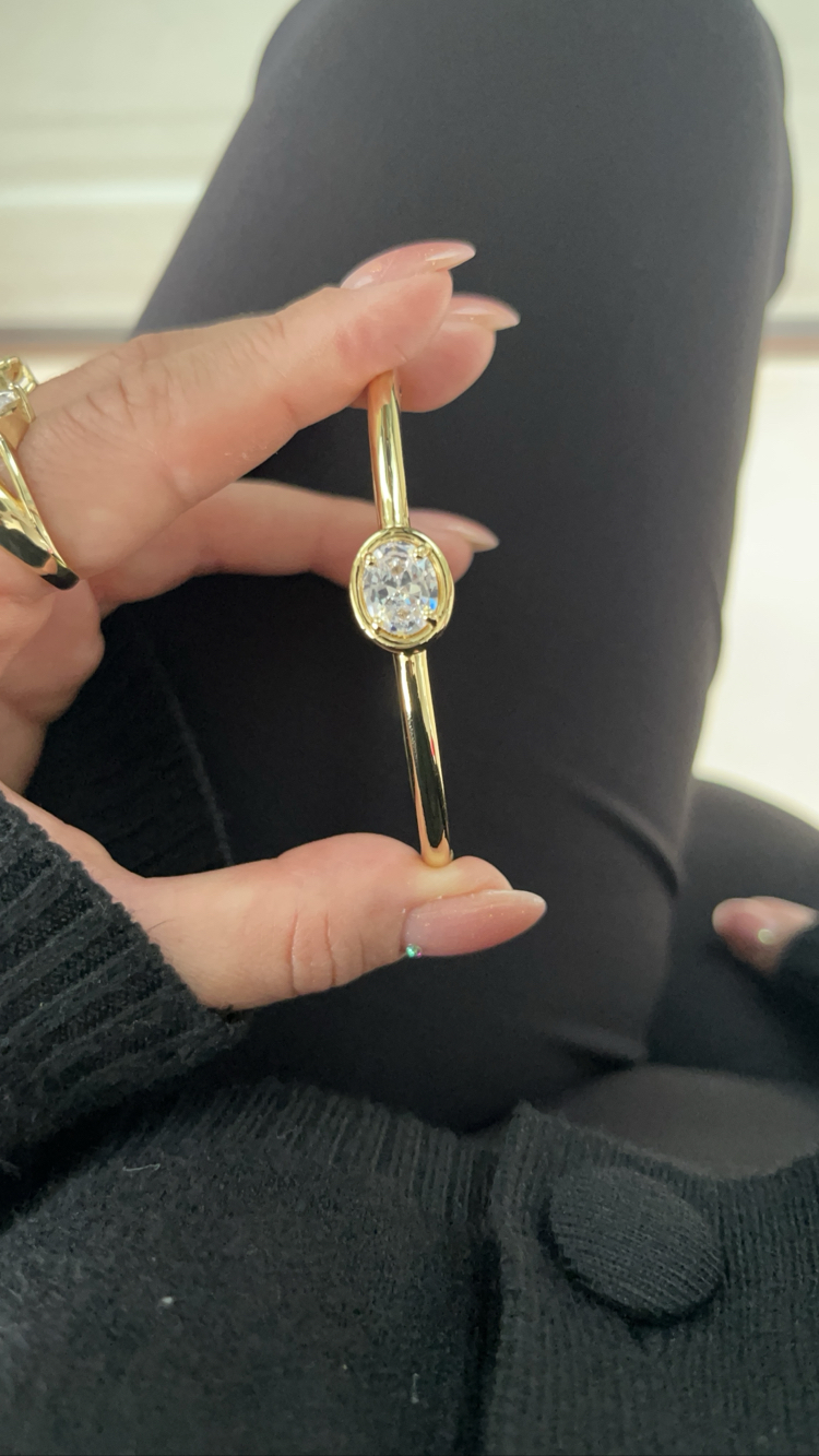 NuMu Jewelry | Ovalframe Gold Cuff ✨
