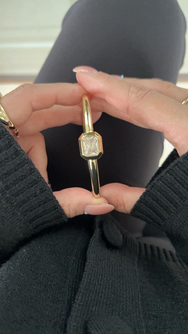 NuMu Jewelry | Iceframe Gold Cuff ✨