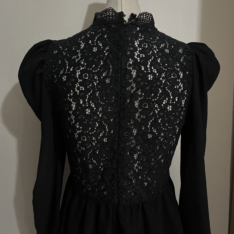 Lace detailed goth dress