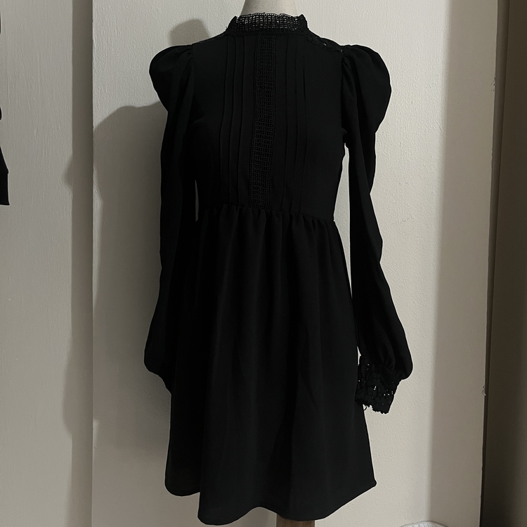 Lace detailed goth dress