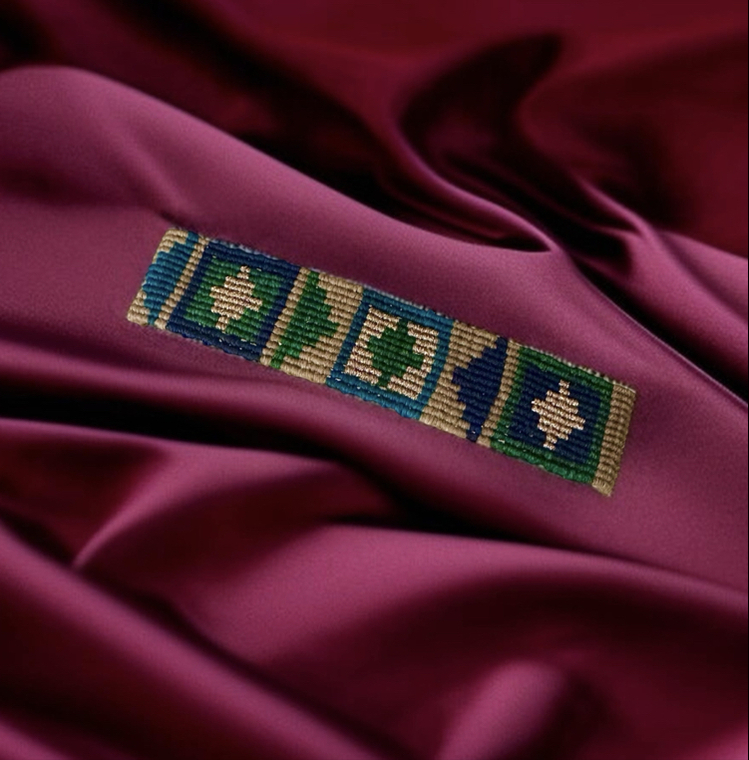 Gold detaylı kilim desen bileklik 