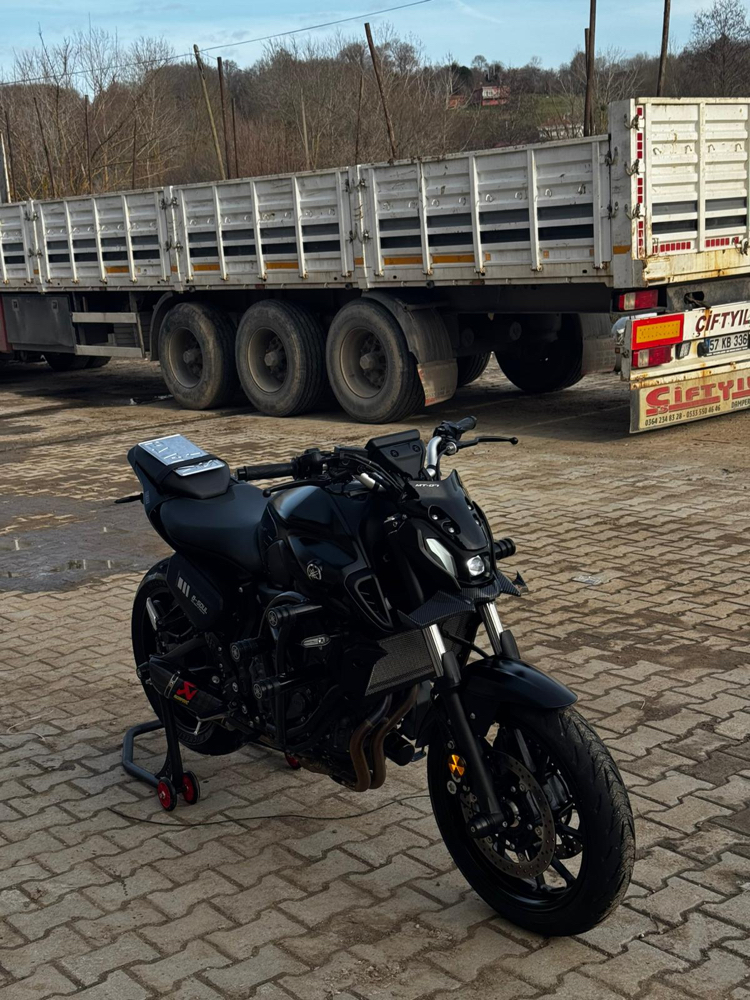 MT-07 KORUMA DEMİRİ (SİYAH)