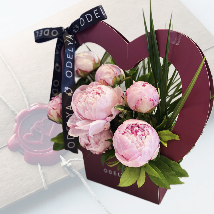 Love (Peony)