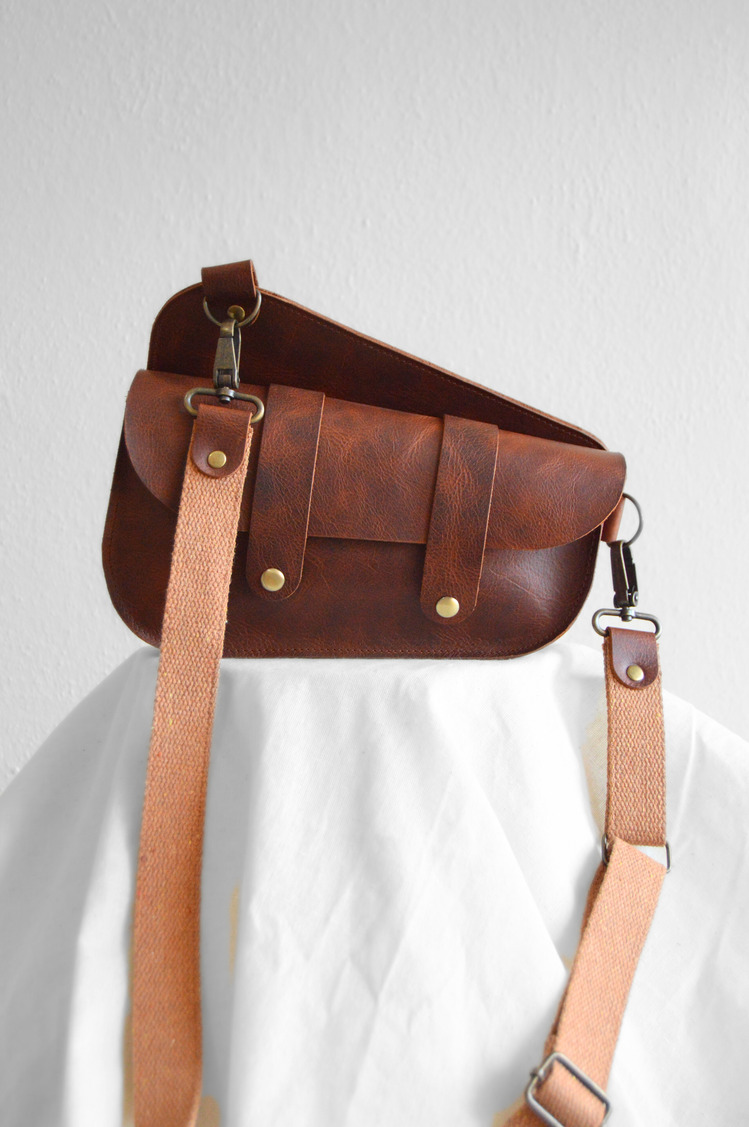 Hakiki Deri Çanta - Saddle Bag – Kahverengi Frisco Deri | Modern & Dikkat Çekici Tasarım
