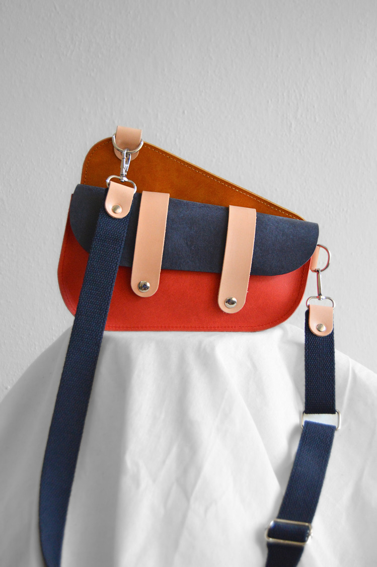 Hakiki Deri Çanta -Saddle Bag |Pueblo Deri – Canlı Renkler, Uzun Ömürlü & Şık Tasarım