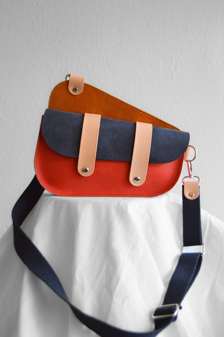 Hakiki Deri Çanta -Saddle Bag |Pueblo Deri – Canlı Renkler, Uzun Ömürlü & Şık Tasarım