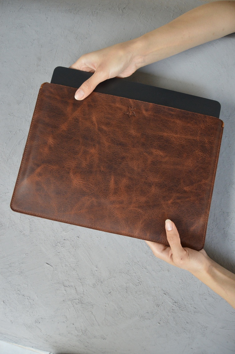 Hakiki Deri MacBook 13 inç Kılıf - Frisco Deri Laptop Kılıfı (33,5 x 23,5 cm)