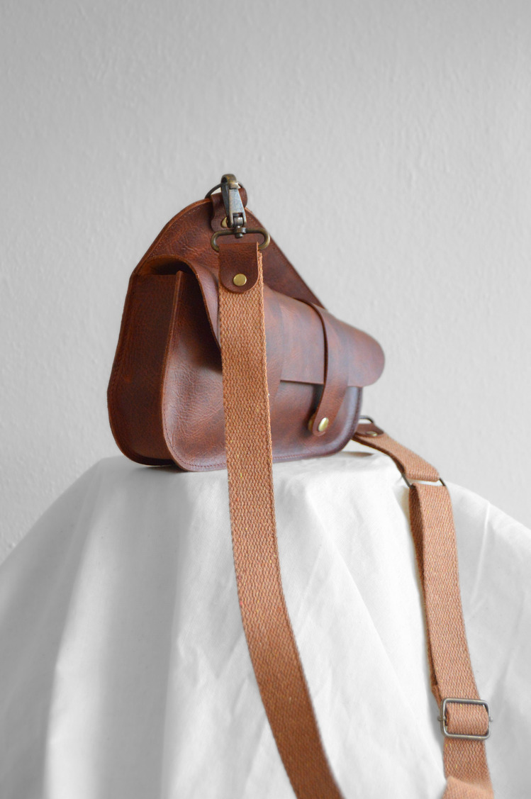Hakiki Deri Çanta - Saddle Bag – Kahverengi Frisco Deri | Modern & Dikkat Çekici Tasarım