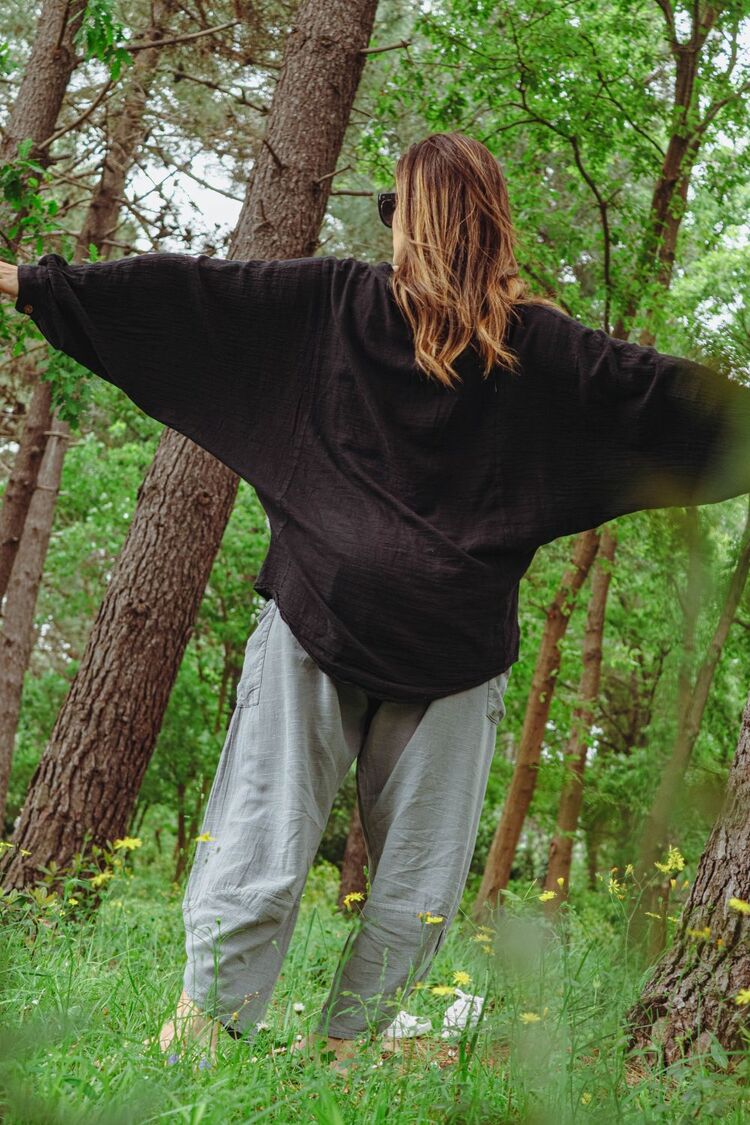 Oiki Midnight Nomad — Unisex Oversize Bohem Siyah Gömlek (Pamuk Keten)