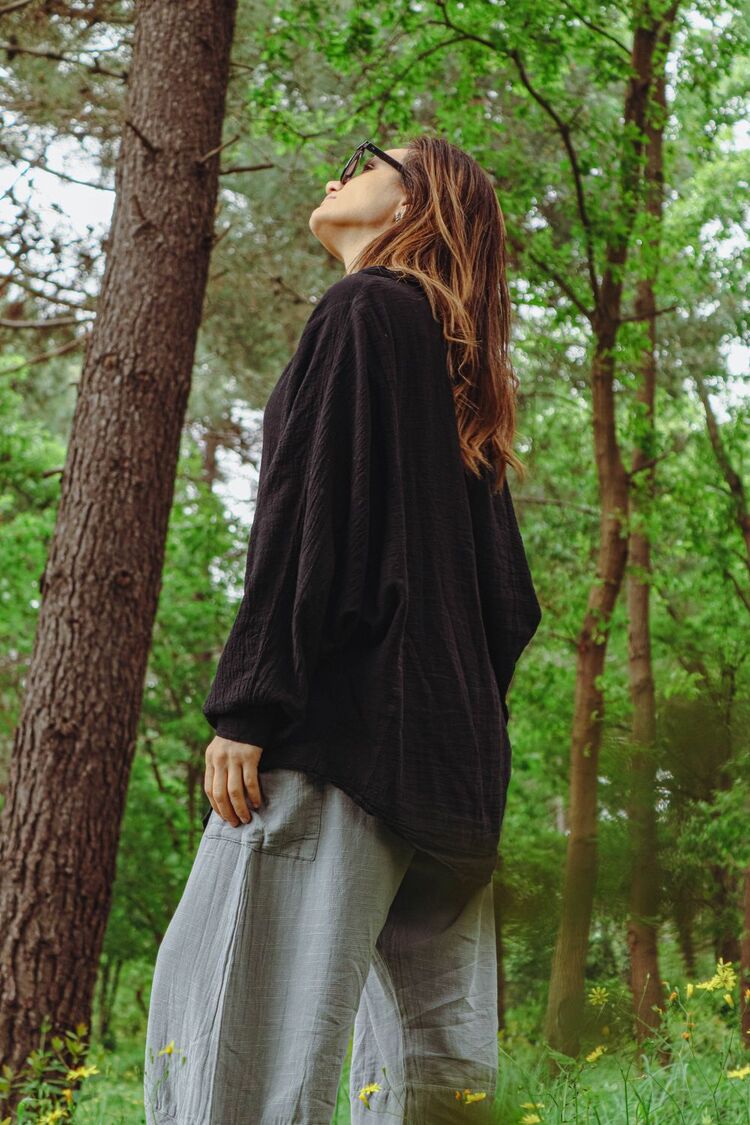 Oiki Midnight Nomad — Unisex Oversize Bohem Siyah Gömlek (Pamuk Keten)