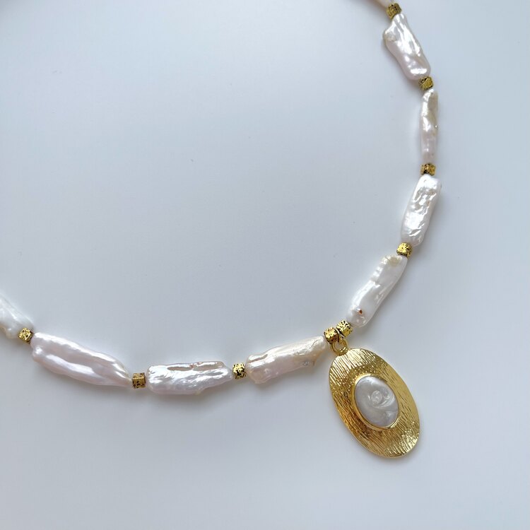 Blazon Necklace 