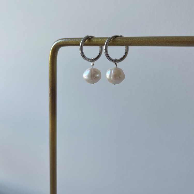 Pearl Drop Earrings (Silver)