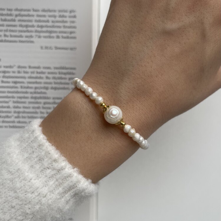 Pretty Bracelet