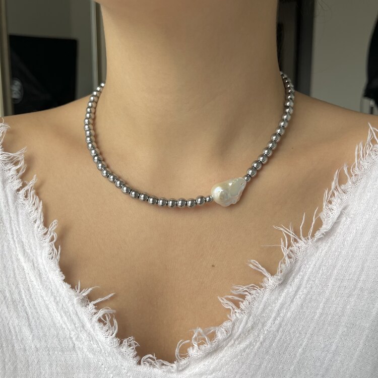 Grigio Necklace (Baroque Pearl)