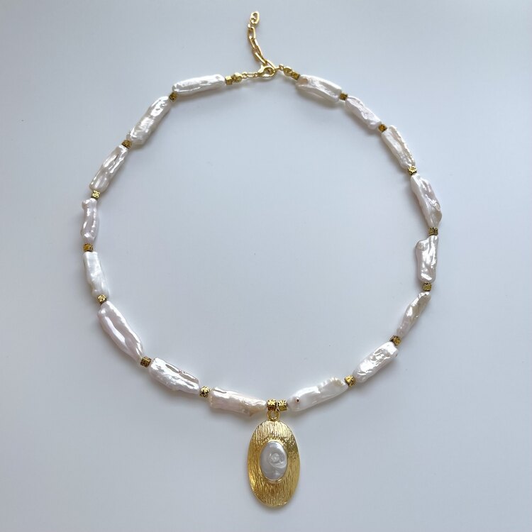 Blazon Necklace 