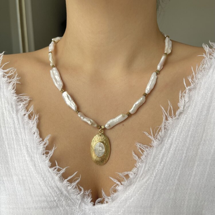 Blazon Necklace 