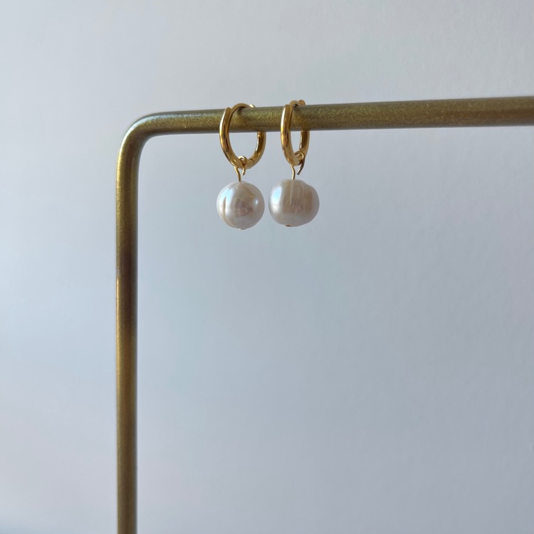 Pearl Drop Earrings (Gold)