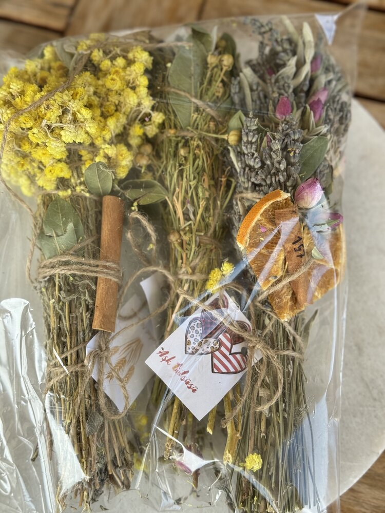 3 çeşit tütsü Aşk, Bereket , Nazar