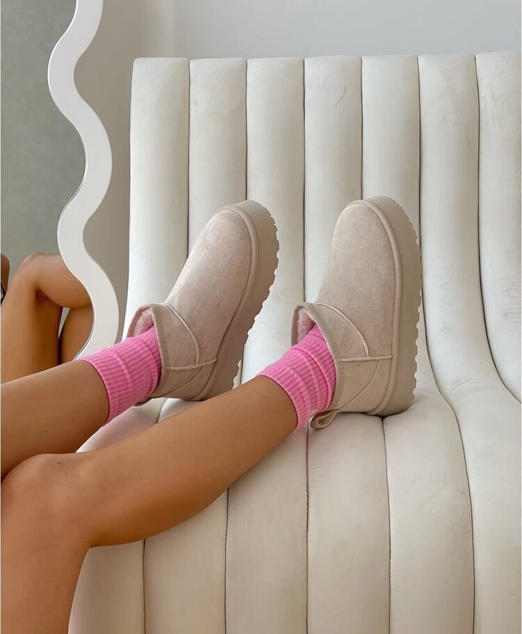 UGG BEJ