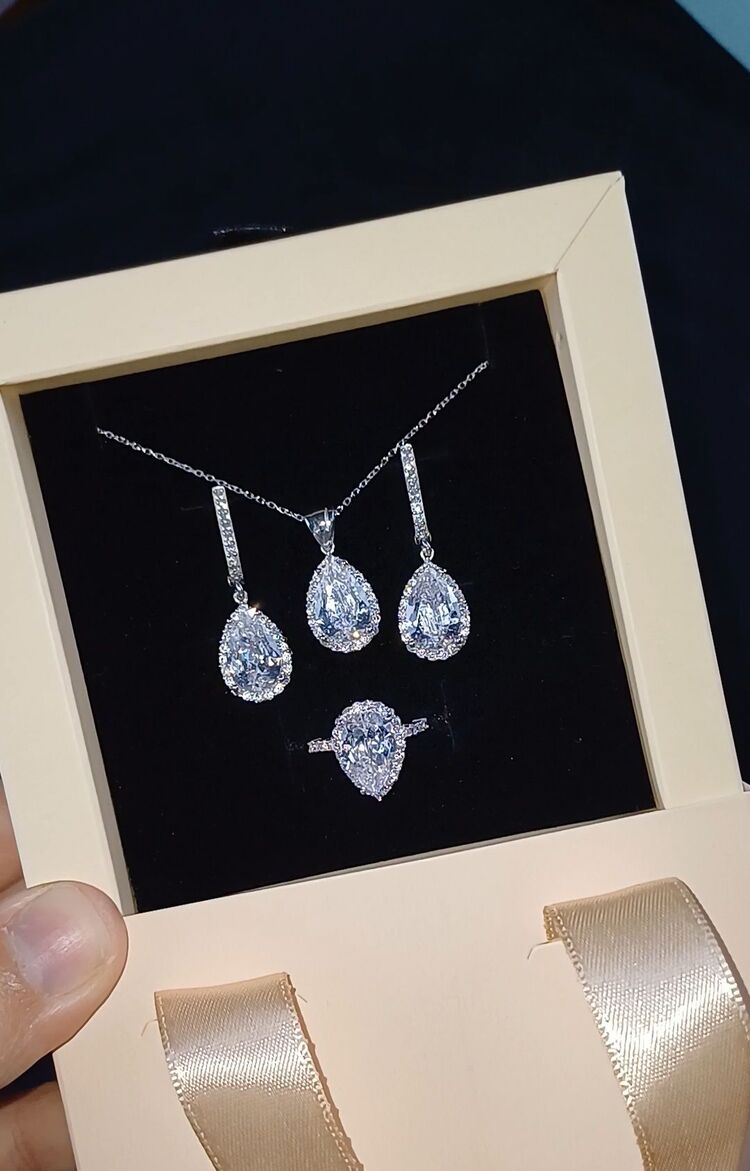 damla set( Sadece kolye ve küpe)