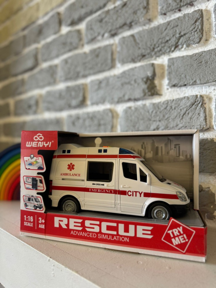 Oyuncak Ambulans – Rescue Acil Durum Aracı (1:16 Ölçek)