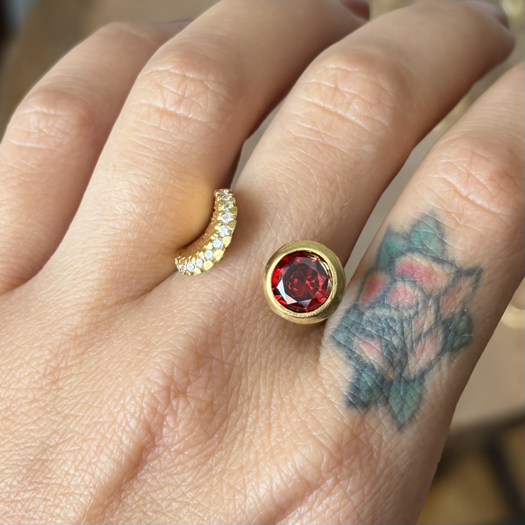 Yekta (garnet)