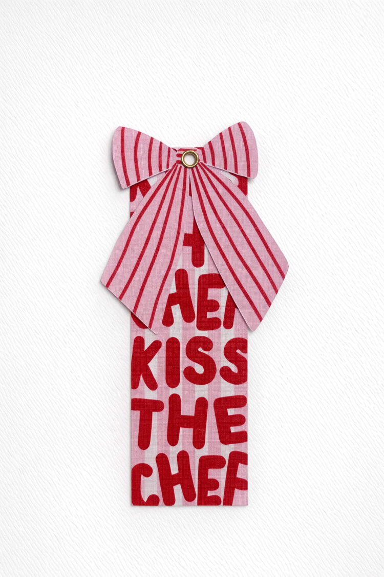 Kiss The Chef Fiyonk Detaylı Dokulu Yüzeyli Kitap Ayracı
