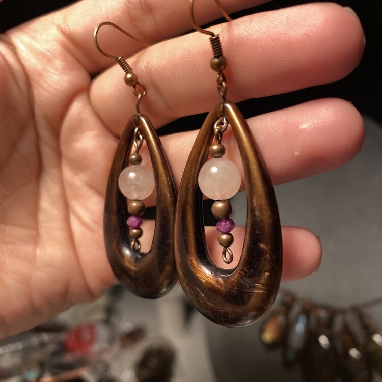 Pembe Kuvars ve Yakut Küpe