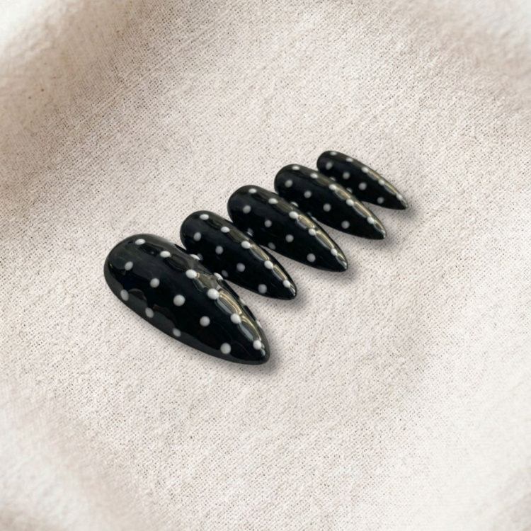 Noir Dot