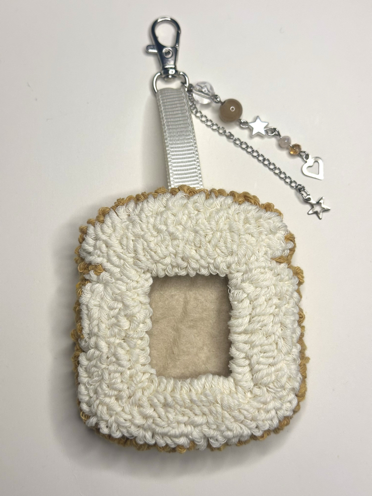 Ekmek ID Holder 