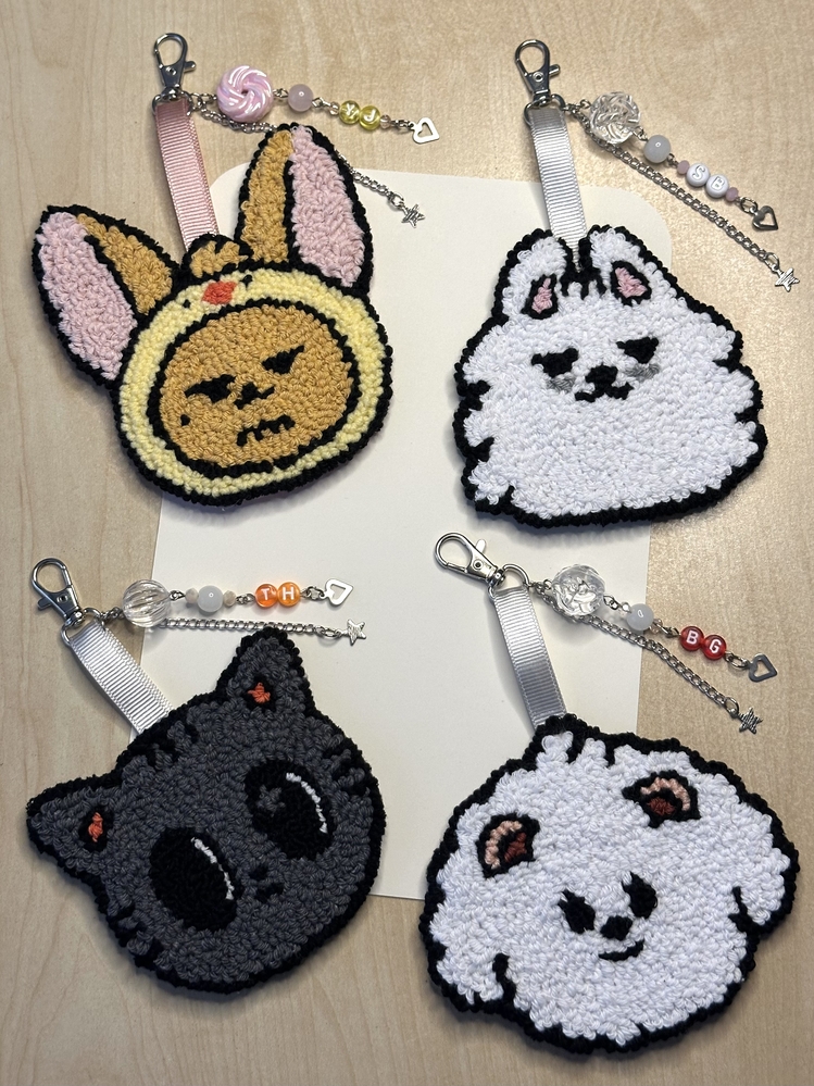 TXT Pull Batu Charm