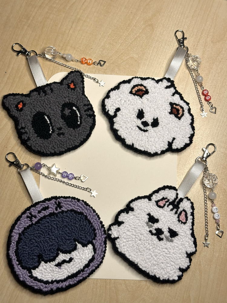 TXT Pull Batu Charm