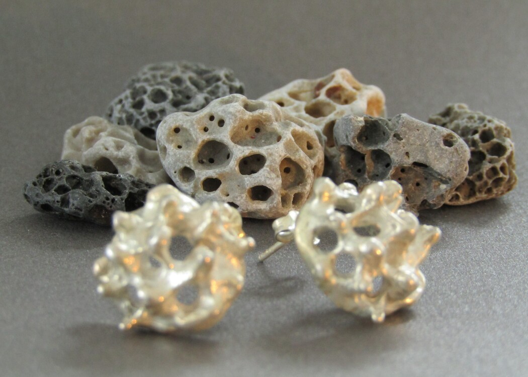 ÇAKIL TAŞI KÜPE / GÜMÜŞ