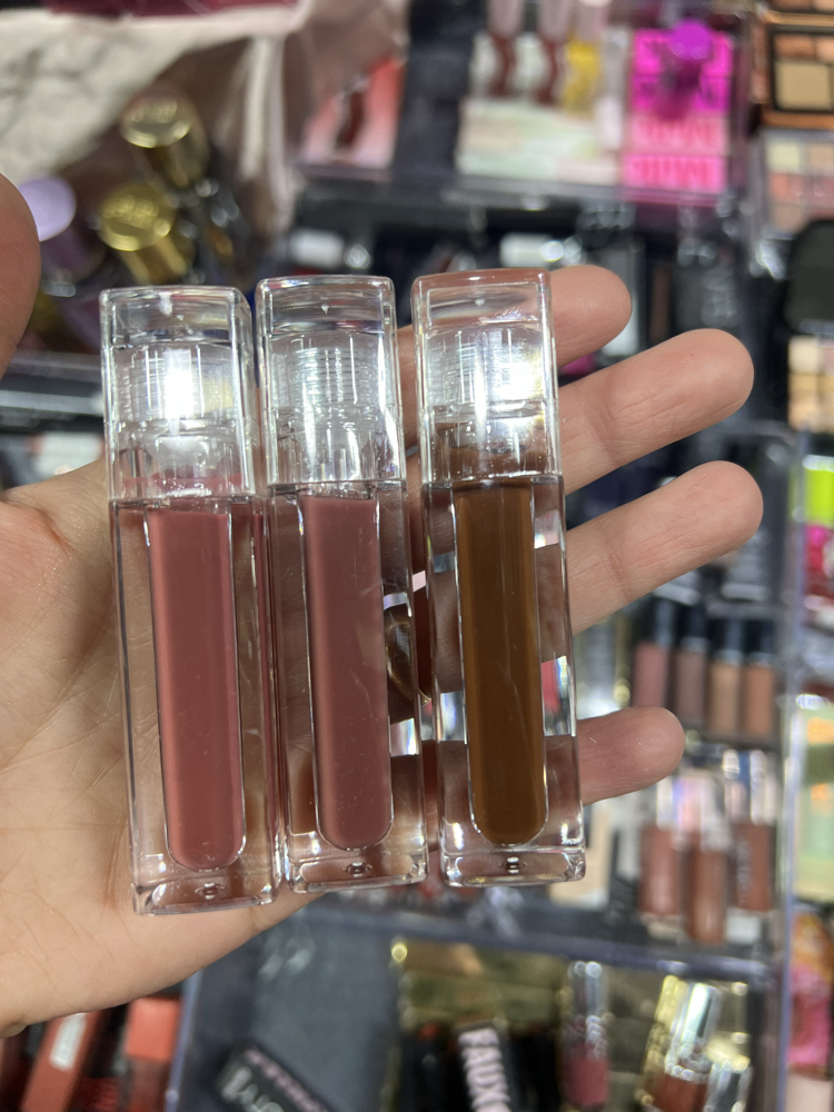 HUDA BEAUTY GLOSS