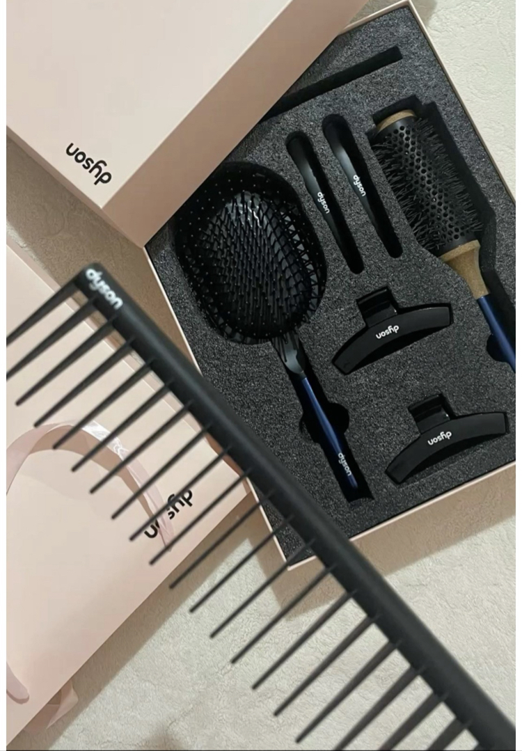 DYSON KUTULU FIRÇALI SET