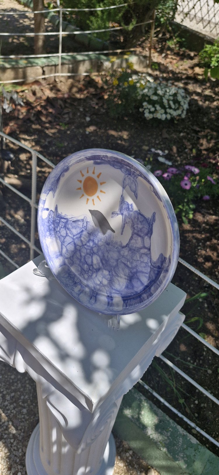 Güneşe Doğru Yüzen Yunus Balığı Seramik Tabak 22 cm