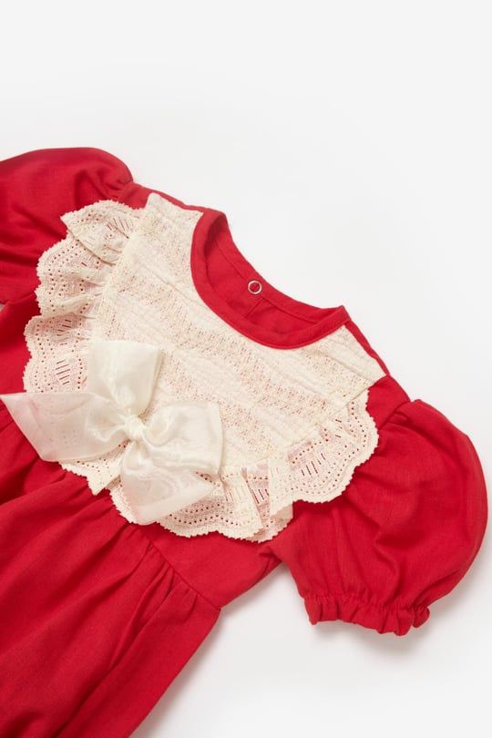 KIRMIZI KISA KOLLU FİSTO DETAYLI FİYONKLU PAMUKLU KIZ BEBEK ROMPER - SALOPET